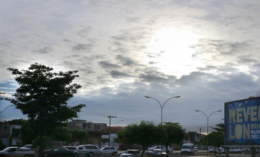 Quinta-feira amanhece com sol entre nuvens e previsão é de calor - Hugo Leal/JPNEWS