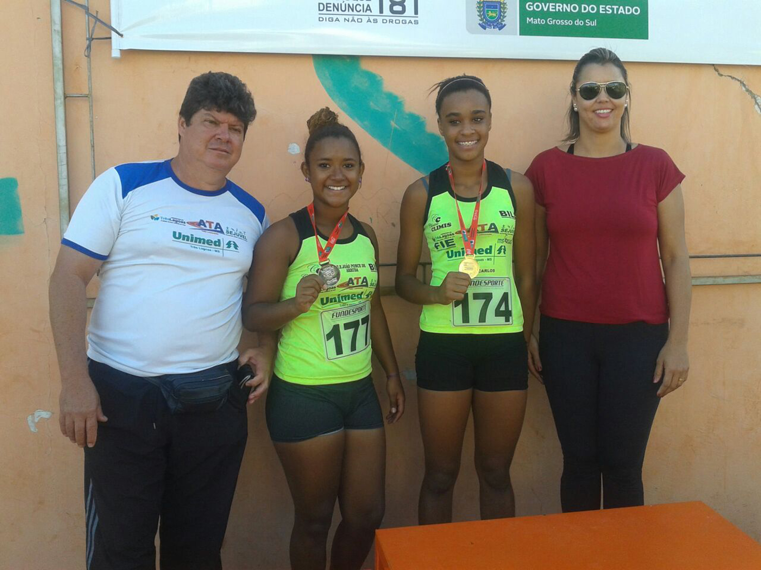 Professor Reynaldo Camargo, Nathalia Felipe e Natália Muniz - Divulgação/Unimed