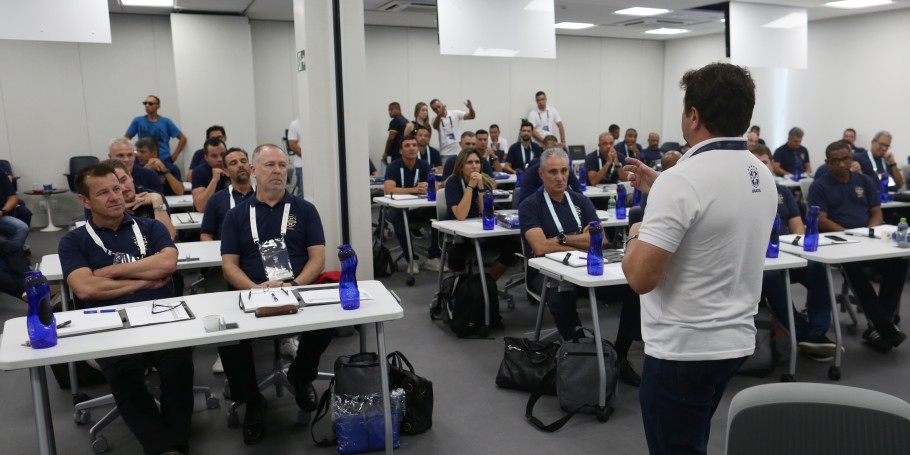 O curso é obrigatório para todas as categorias, desde o sub-11 até o profissional - Foto: Lucas Figueiredo/CBF