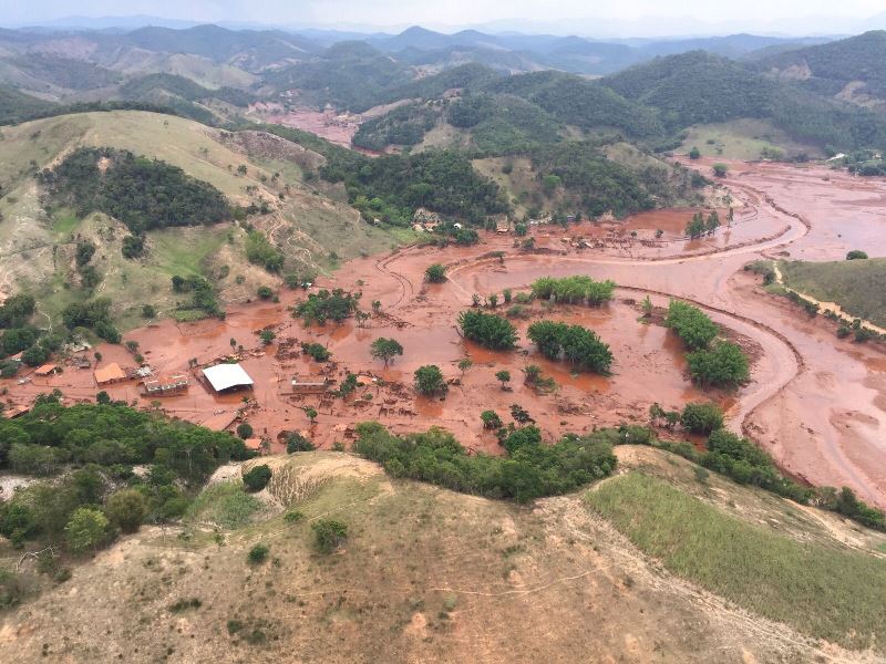 Diversas cidades tiveram o abastecimento suspenso em função das impurezas causadas pela lama da barragem  - Divulgação