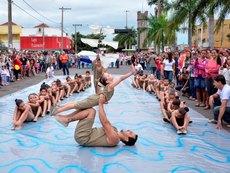 Com o tema Três Lagoas o Centenário: “Um Resgate Histórico”, o desfile destacou importantes períodos da história três-lagoense - Divulgação