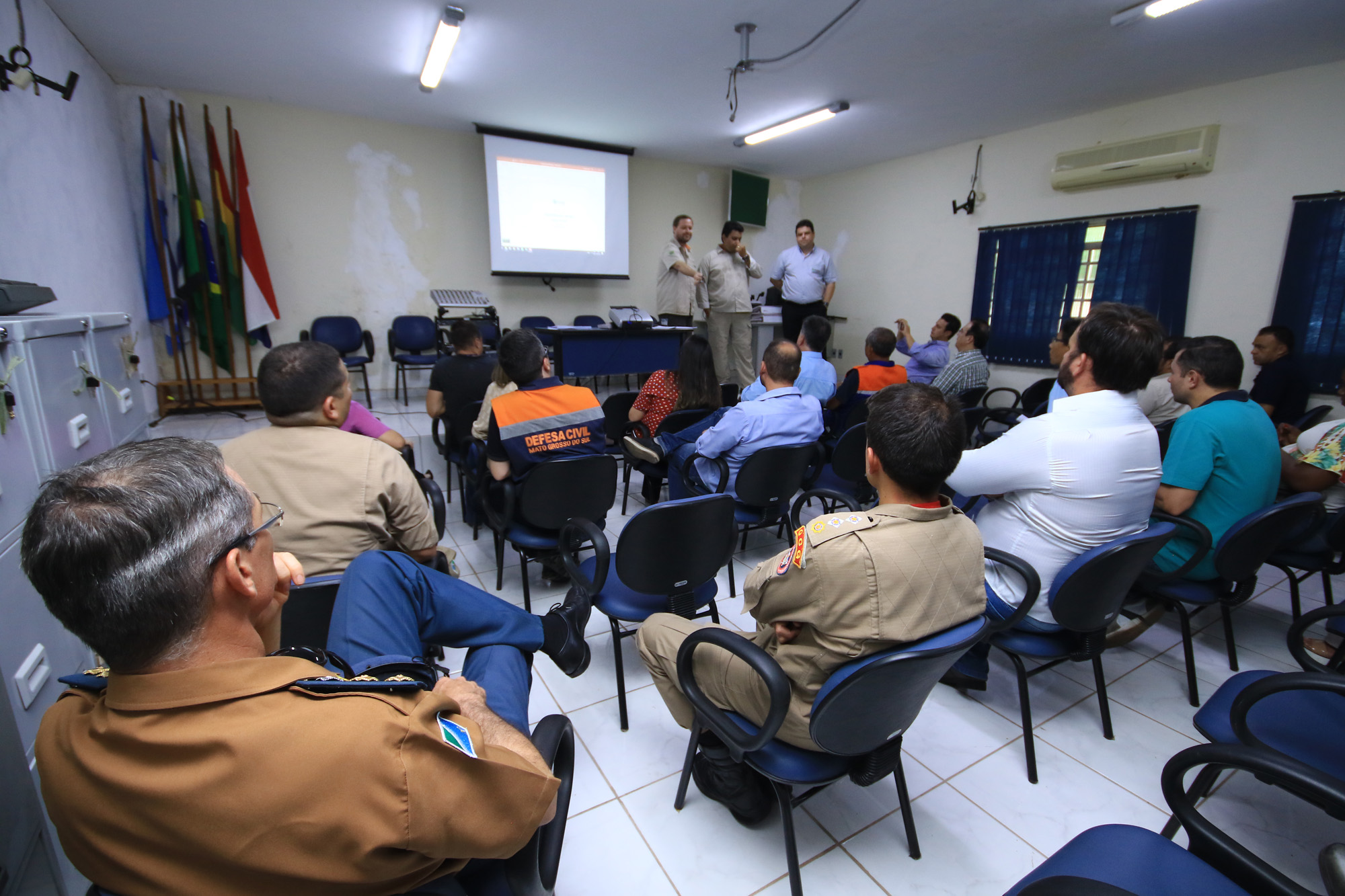 Engenheiros da Vale e Vetorial apresentaram ontem planos de manutenção e de emergência - Edemir Rodrigues/SubcomMS