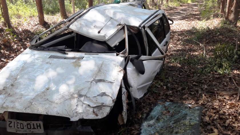 Com a batida, carro ficou destruído - Imagem cedida