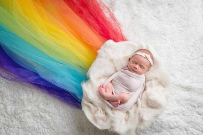 O emocionante significado dos bebês chamados de ‘arco-íris’