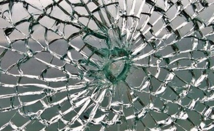 Froagido é conhecido como "maníaco do blindex" pelo hábito de destruir portas de vidro para furtos - Arquivo/JPNEWS