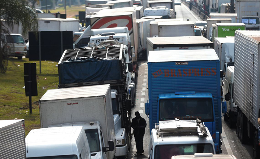 Linha de crédito do BNDES beneficia transportadores autônomos que têm dois caminhões, no máximo, e também cooperativas de caminhoneiros - Arquivo/Agência Brasil