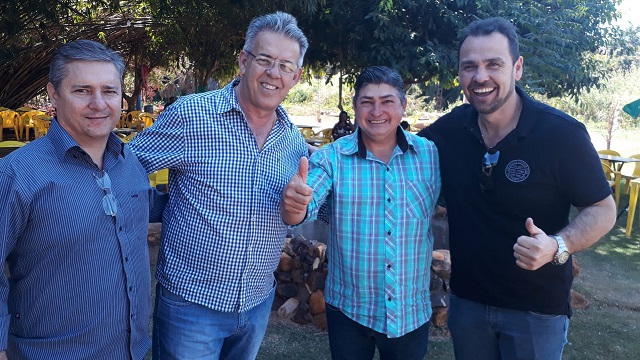 Cláudio Agi (secretário municipal), Ronaldo Miziara (prefeito), Paulo Borges (vereador) e Juvenal Neto (secretário municipal) - Reprodução/Redes Sociais