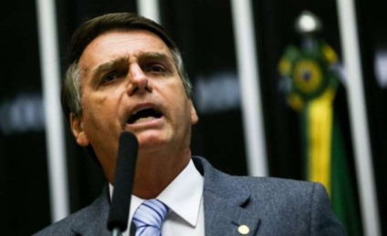 O presidente Bolsonaro disse que tende a manter a liberação do despacho de bagagens sem cobrança no transporte aéreo doméstico - Foto: Arquivo/Agência Brasil