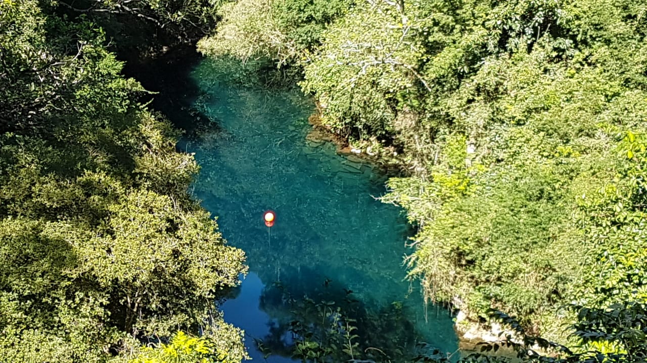 Lagoa Misteriosa é um dos pontos de turismo que sofre com o turvamento da água após as chuvas - Foto: Divulgação