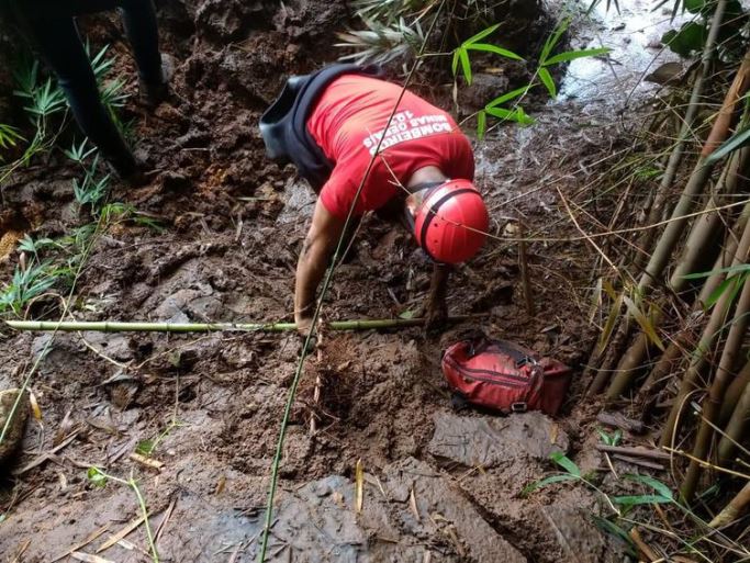 Bombeiros trabalharão no local até a noite e retomarão as buscas nesta sexta - Agência Brasil