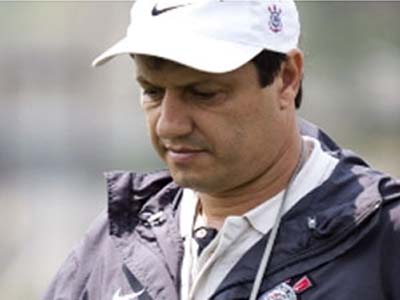 Adilson Batista assumiu o comando do Corinthians no lugar de Mano Menezes - Adilson Batista assumiu o comando do Corinthians no lugar de Mano Menezes -