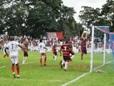 No aperto, apareceu o goleiro Edmar -