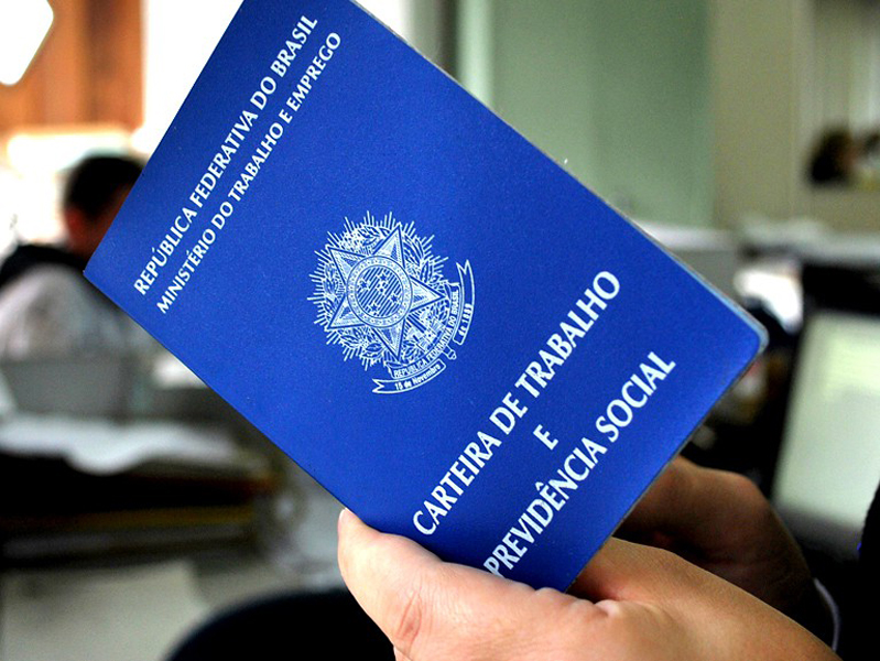 Além da vaga para operador de grua, há oportunidades para outras profissões - Ilustração