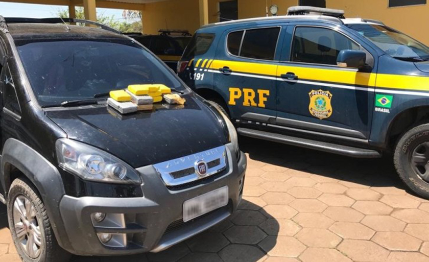 PRF apreende 7,4 kg de cocaína escondidos em carro