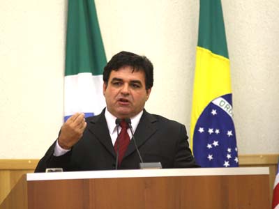 O presidente da Câmara, Fernando Milan, foi o autor do projeto que modificou o horário da sessão -