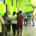 Os portões dos locais de votação abriram pontualmente às 7h (horário MS).