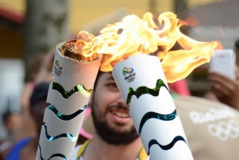 A chama olímpica chegou ao estado do Rio de Janeiro depois de viajar por todo o Brasil. A primeira cidade fluminense a receber a tocha foi Paraty, no sul do estado - Tomaz Silva/Agência Brasil