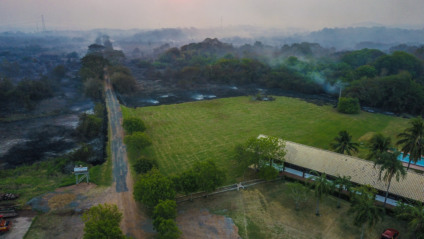 Fogo aproximou-se de uma pousada situada entre o Morro do Azeite e o Rio Miranda, nos limites de Miranda e Corumbá - Chico Ribeiro/ Governadoria