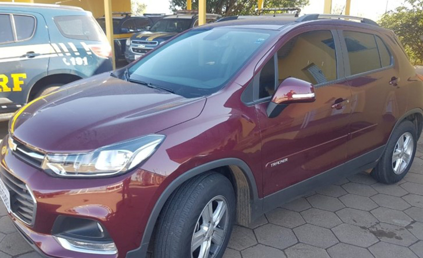 Carro tinha registro de roubo em Saõ Paulo - Imagem cedida/PRF