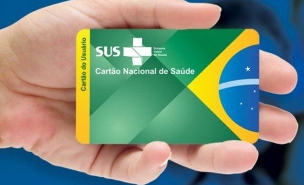 Muita gente não sabe, mas cartão do SUS é obrigatório até para quem tem plano de saúde