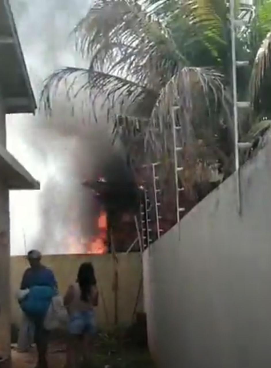 Incêndio começou nos fundos da casa - Imagem cedida