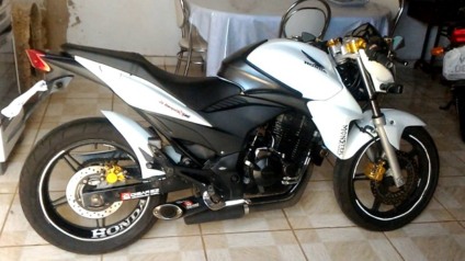 Segundo o rapaz, a moto seria devolvida após quitação de dívida - Reprodução / Internet Segundo o rapaz, a moto seria devolvida após quitação de dívida - Reprodução / Internet