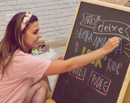 Glari Guedes é artista plastica em Campo Grande e oferece curso de Lettering na Capital - Foto: Arquivo Pessoal