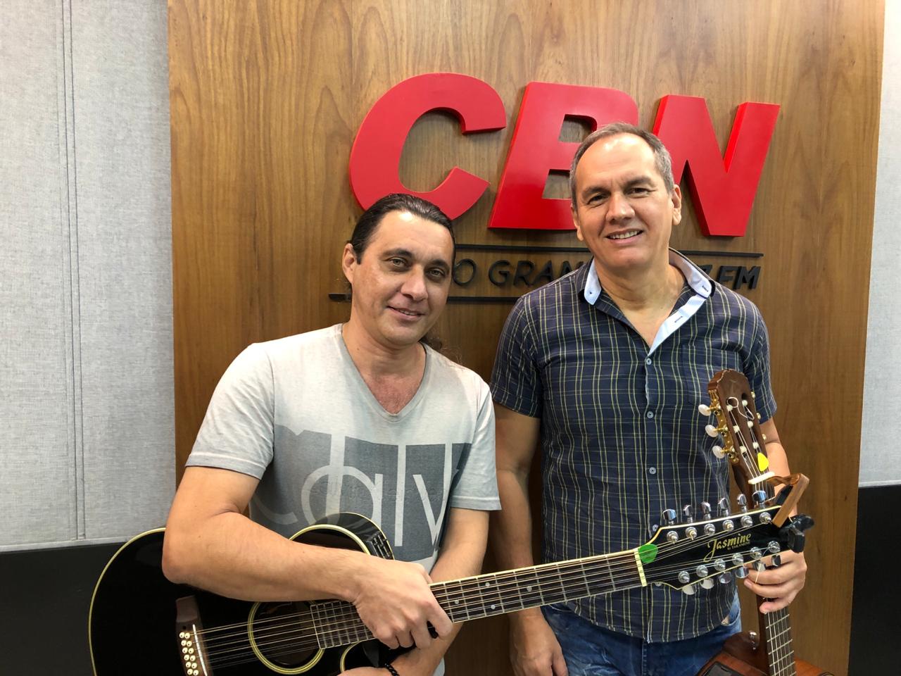 Américo e Nando se apresentam nesta sexta-feira com espetáculo em homenagem à Simon e Garfunkel - Foto: CBN Campo Grande