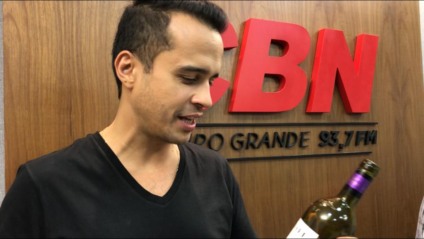 Diogo Wendling, Negócios do Vinho - Foto: CBN Campo GrandeDiogo Wendling desvenda sabores de Vinho Calvet Diogo Wendling, Negócios do Vinho - Foto: CBN Campo GrandeDiogo Wendling desvenda sabores de Vinho Calvet