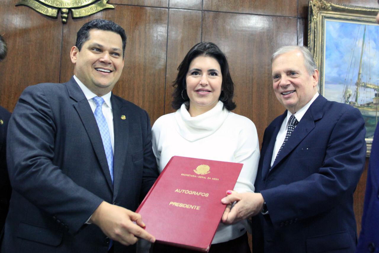 Presisente do Senado Davi Alcolumbre; presidente da Comissão de Constituição e Justiça, Simone Tebet  e relator da reforma da Previdência, senador Tasso Jereissati (PSDB/CE) - Foto: assessoria Simone Tebet