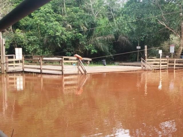 Balneário no Rio da Prata teve as águas cristalinas convertidas em lama - Divulgação