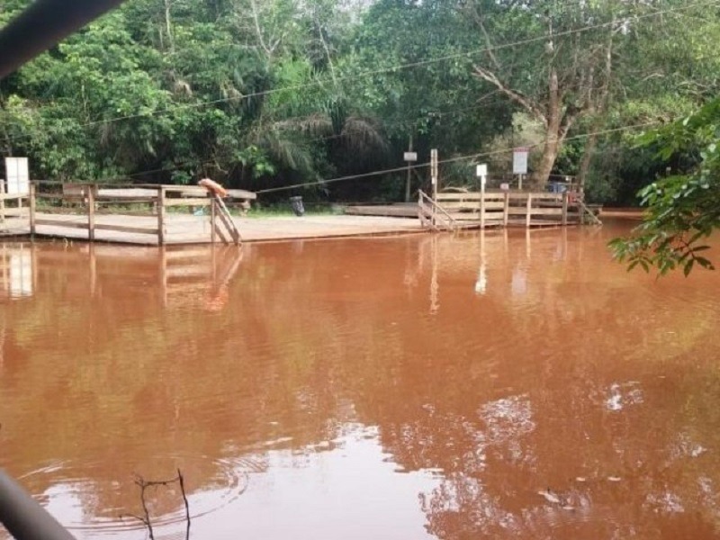 Duas propriedades rurais sem curva de nível teriam favorecido que lama fosse parar em rios - Divulgação