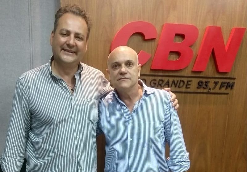 Presidente da Atratur Guilherme Miguel Poli ao lado do apresentador José Marques - Luis Vilela/CBN