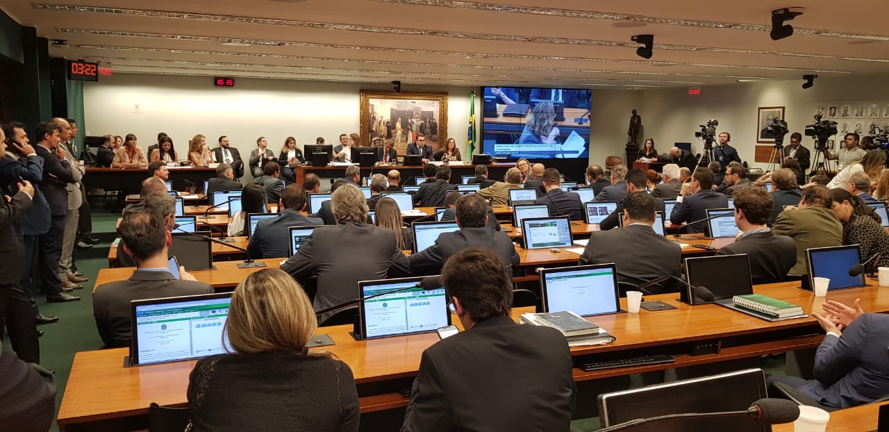 O deputado Fábio Trad (PSD/MS), membro titular da CCJ, pede ponderação para que a crise política amenize. - Foto: Márcia Paravizzi