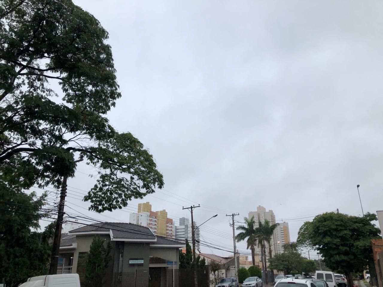 Meteorologista Natálio Abrãao disse que as descargas vão se intensificar em novembro e dezembro - Isabelly Melo
