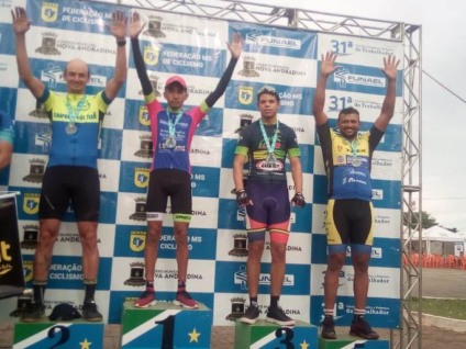 Gabriel de Souza Junior no primeiro lugar do pódio em sua ultima participação em corridas oficiais - Arquivo/JPNEWS