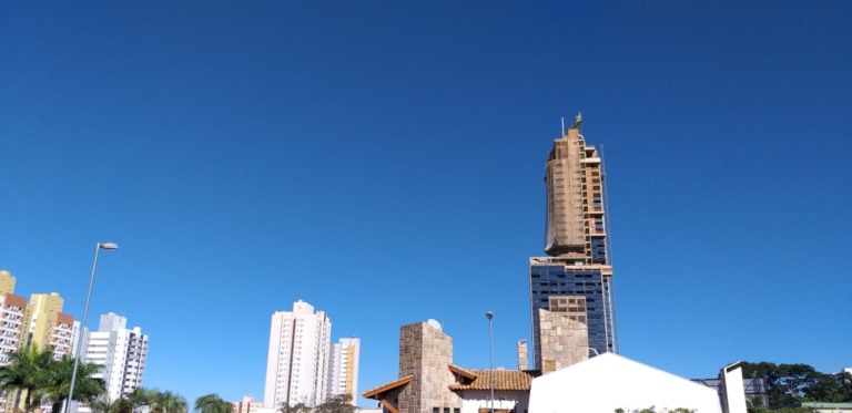 A temperatura pode chegar aos 9º, com máxima de 21º, com sol durante o período da manhã e da tarde - Isabelly Melo