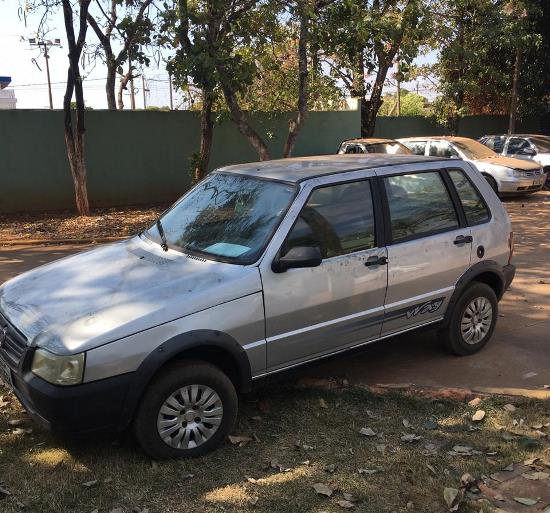 Veículo roubado de idoso apresentou defeito durante fuga e foi abandonado no bairro Vila Piloto - Divulgação/Polícia Civil