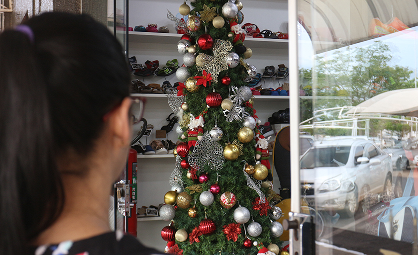 Lojistas de Três Lagoas se preparam para vendas de Natal e Ano Novo, com expectativa de alta - Danielle Leduc/JP