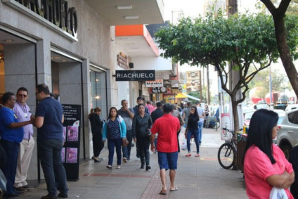 Lojas da área central funcionam normalmente nesta Quarta-feira de Cinzas - (Foto Wellington Rubim)