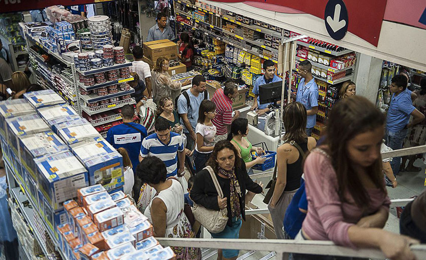 Trabalhadores do mercado formal representam 48,7 milhões, ou 57,6% do total beneficiados pelo pagamento do 13º salário - Arquivo/Agência Brasil