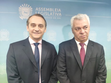 Deputado estadual de Mato Grosso, Wilson Santos (PSDB) e o deputado estadual de Mato Grosso do Sul, Cabo Almi (PT) falaram sobre a matéria polêmica - Gabi Couto/CBN Deputado estadual de Mato Grosso, Wilson Santos (PSDB) e o deputado estadual de Mato Grosso do Sul, Cabo Almi (PT) falaram sobre a matéria polêmica - Gabi Couto/CBN