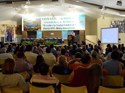 Mais de 800 pessoas participaram do evento que foi realizado no recinto Papillon Eventos -