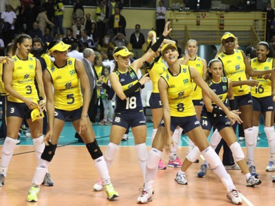 Brasileiras comemoram a classificação para Londres 2012 -