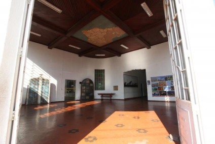 Prédio foi construído há mais de 60 anos pelo ex-prefeito Rosário Congro, no centro de Três Lagoas - Hugo Leal/JPNEWS
