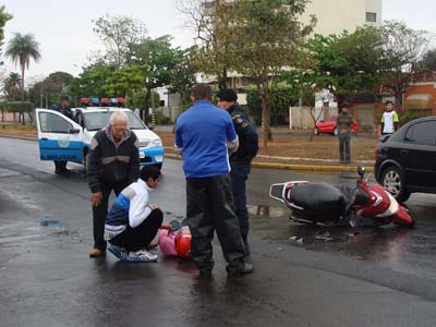 Regina sofreu escoriações pelo corpo e foi encaminhada pelo Serviço de Atendimento Móvel de Urgência (Samu) ao Hospital Auxiliadora -