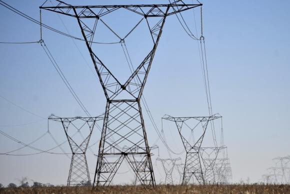 Aumento no consumo de energia é atribuído ao calor e ao maior número de dias úteis em janeiro e fevereiro - Marcelo Casal Jr/Agência Brasil