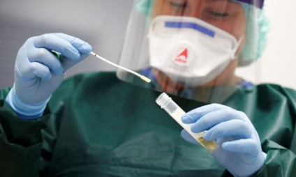 Ciclo de novas infecções se manterá em alta a menos que a população passe a seguir as normas de biossegurança - Reprodução/Agência Brasil
