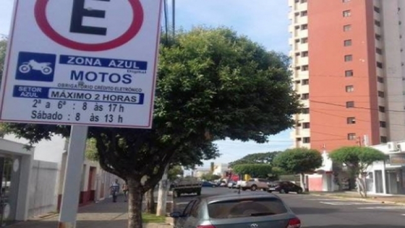 Placas sinalizando área de cobrança já foram distribuídas pelo centro da cidade - Arquivo/JP