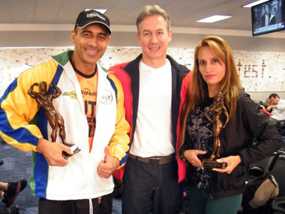 Amado (esq.) agradeceu o empenho de Maurício Arruda (centro) -